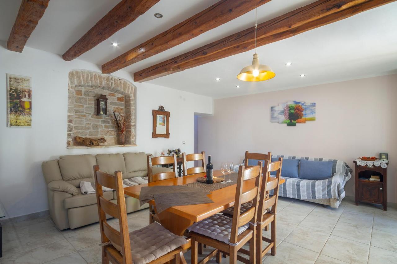 Holiday Stone House Бале Екстериор снимка