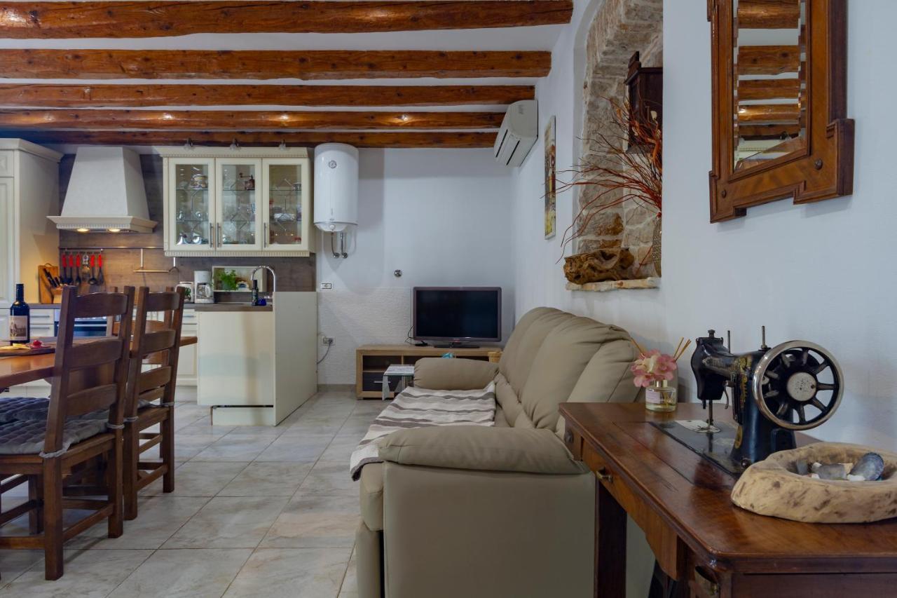 Holiday Stone House Бале Екстериор снимка