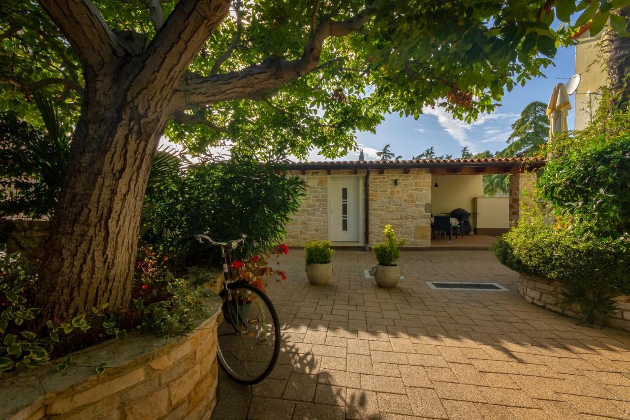 Holiday Stone House Бале Екстериор снимка